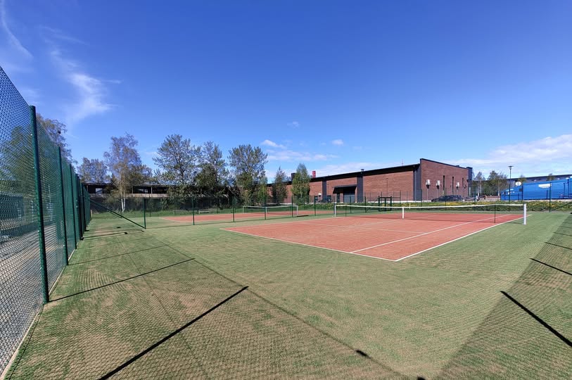 tenniskentät